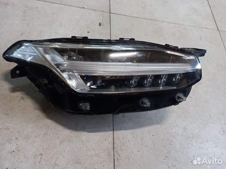 Фара правая на Volvo XC90 NEW full LED active
