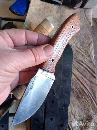 Нож шкуросьемный