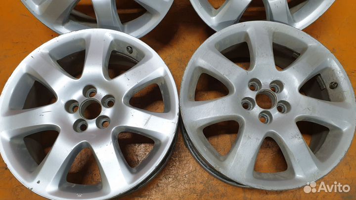 4 шт. Диски toyota 17 5х100 DIA 54,1