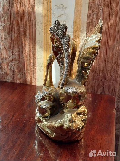 Статуэтка лебединая семья