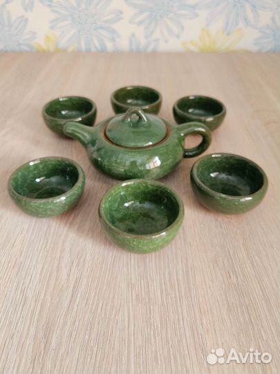 Миниатюрный чайник и мини-пиалы, чайная церемония