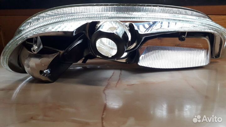Стекло с отражателем на фару ниву шевроле