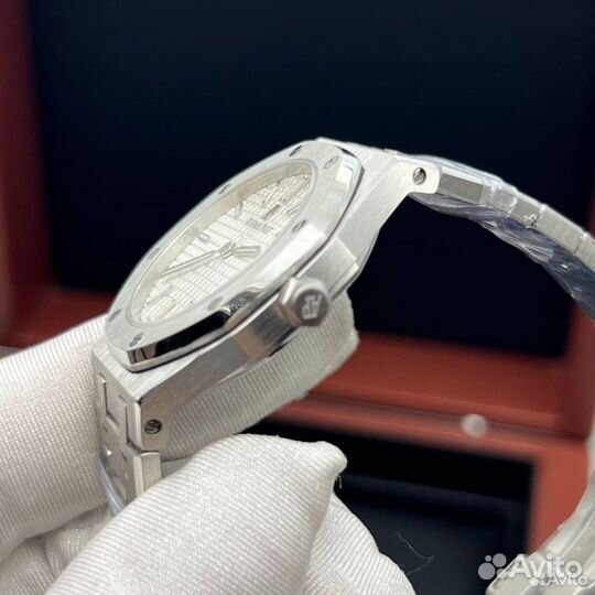 Женские часы Audemars Piguet