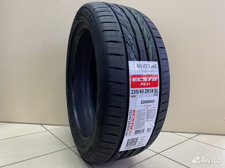 Kumho Ecsta PS31 235/45 R18 98W