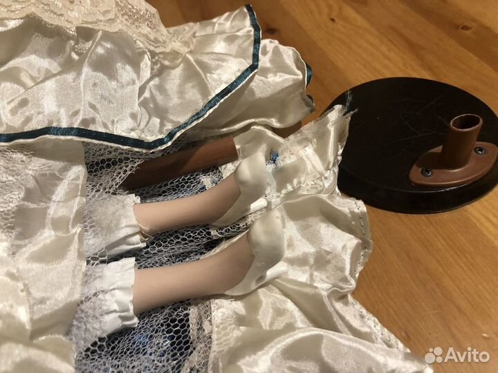 Фарфоровая кукла коллекционная Porselain Doll