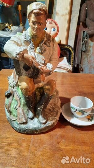 Гипсовая статуэтка