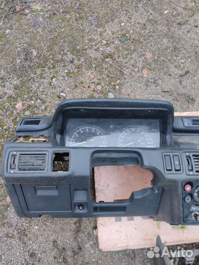 Передняя панель Mitsubishi galant 1991г.в