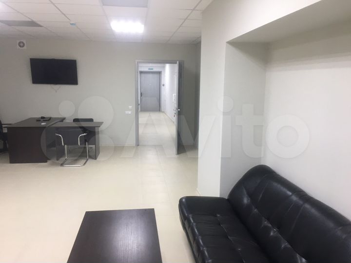 Торговая площадь, 242 м²