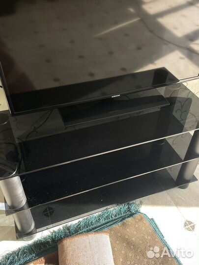 Стеклянная тумба