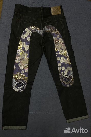 Джинсы evisu широкие