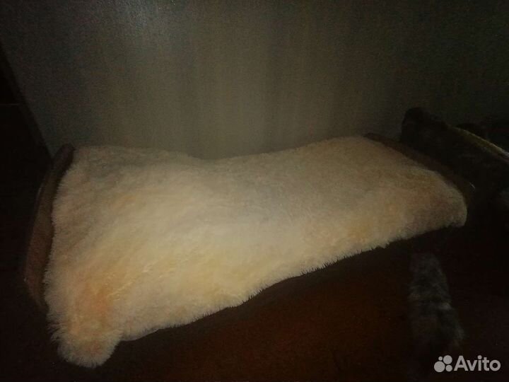 Кровать