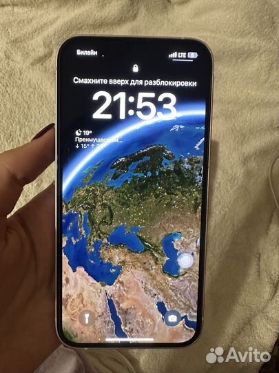 Телефон iPhone 13
