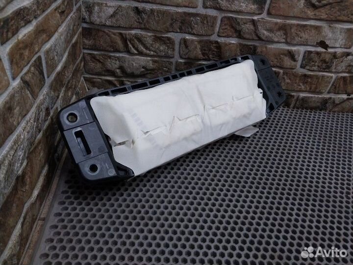 Подушка безопасности пассажира передняя