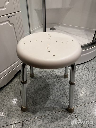 Табурет для ванной