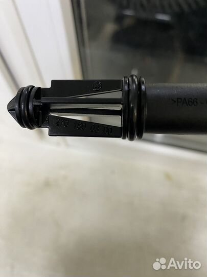 Mercedes-Benz A2701800300 Крышка масляного фильтра