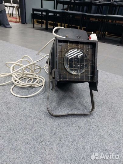 Прожектор сценический