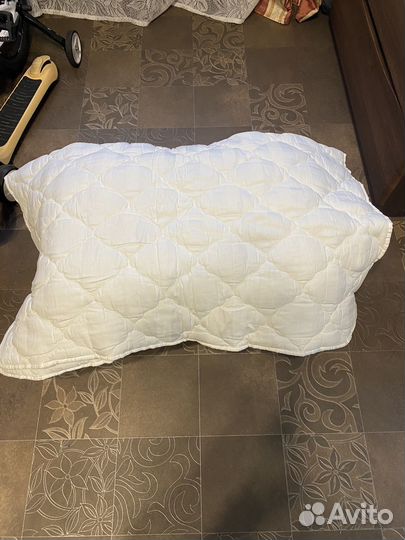 Детское одеяло и подушка в кроватку