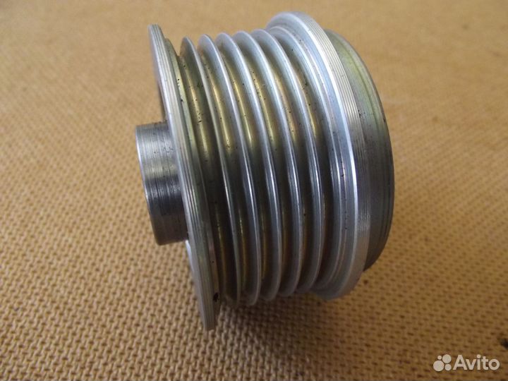 Шкив генератора с обгонной муфтой