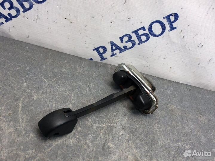 Ограничитель двери задний правый Hyundai Genesis