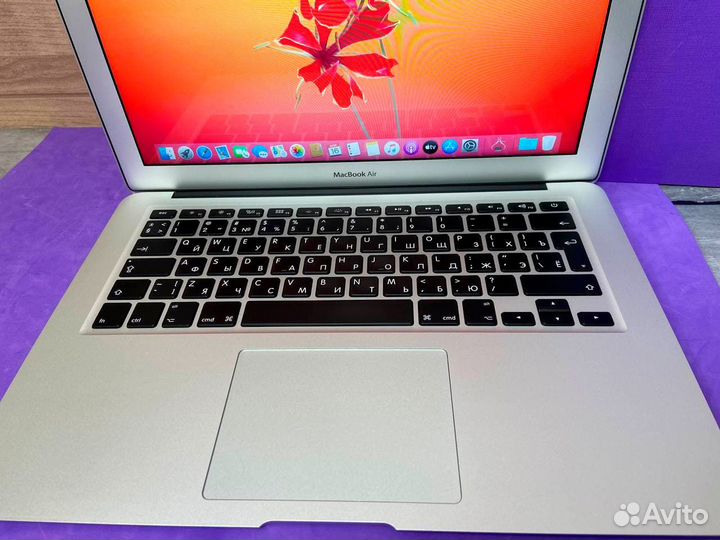 Macbook AIR с гарантией на i5/8 озу/256 SSD