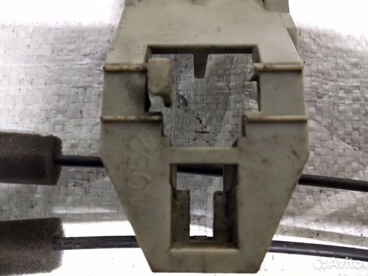 Замок Nissan Kube