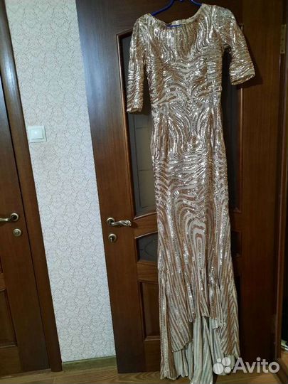 Платье вечернее