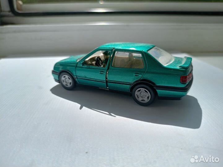 Volkswagen Vento Schabak 1/43 made in Germany