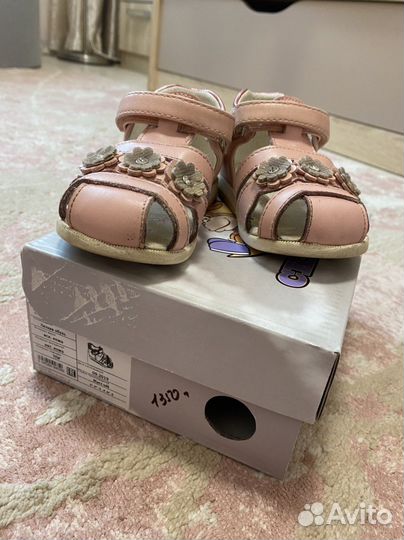 Сандалии для девочки