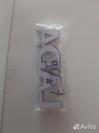 Эмблема шильдик на лада приора