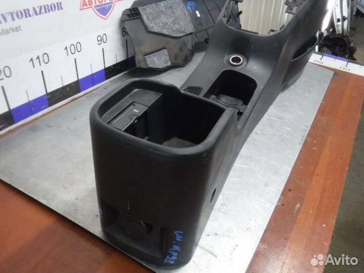 Консоль между сидений Chevrolet Cruze F16D3 2012