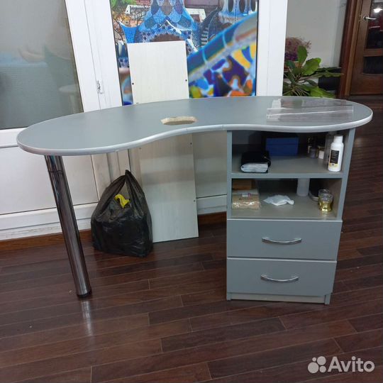 Стол для маникюра бу