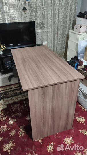 Письменный стол