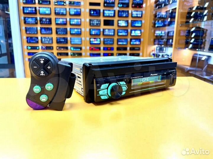 Магнитола с выдвижным экраном