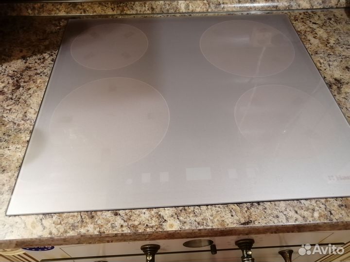 Индукционная варочная панель Hansa