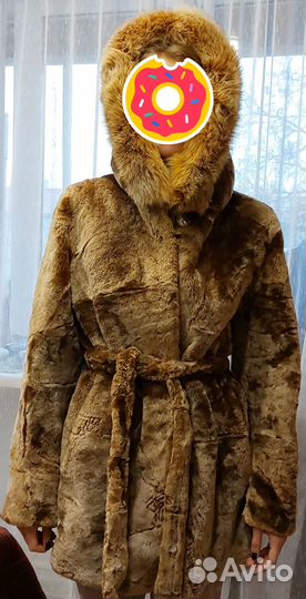 Продам женскую шубу