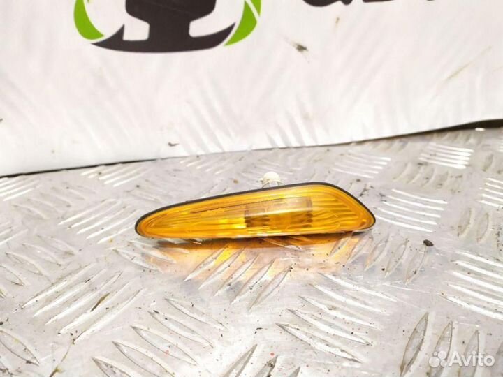 Повторитель в крыло правый Bmw X3 e83 2004-2010