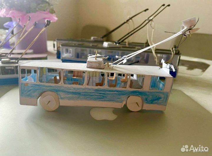 Троллейбус зиу-682Г