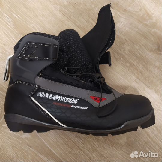 Лыжные ботинки salomon pilot