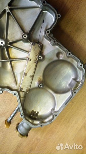 Крышка передняя двигателя Субару Трибека 3.6