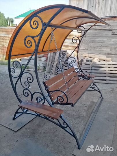 Качели с подлокотниками