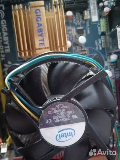 Материнская плата с процессором и памятью