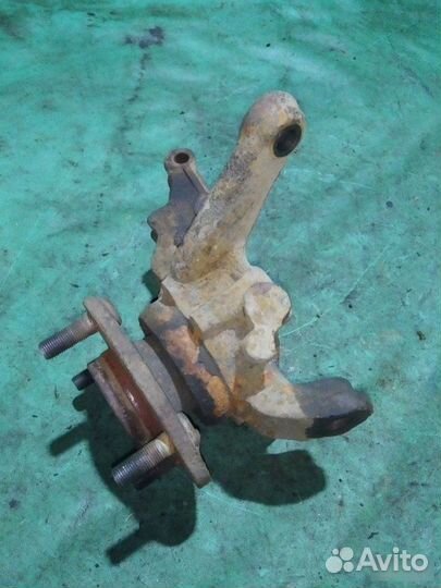 Кулак поворотный левый Nissan Almera N16