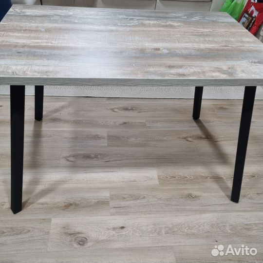 Кухонный стол