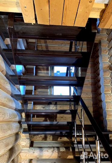 Поворотная лестница