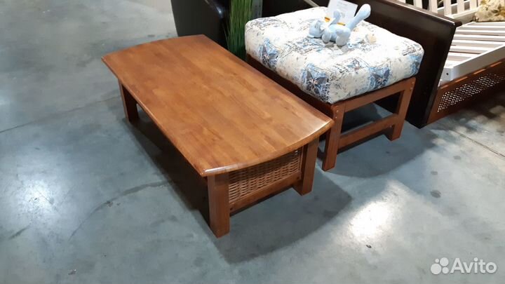 Журнальный стол из массива дерева