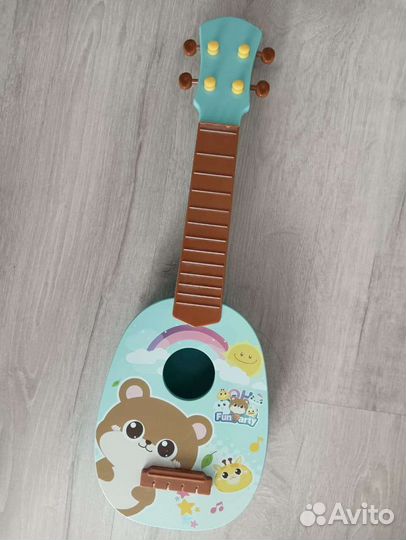 Детская гитара