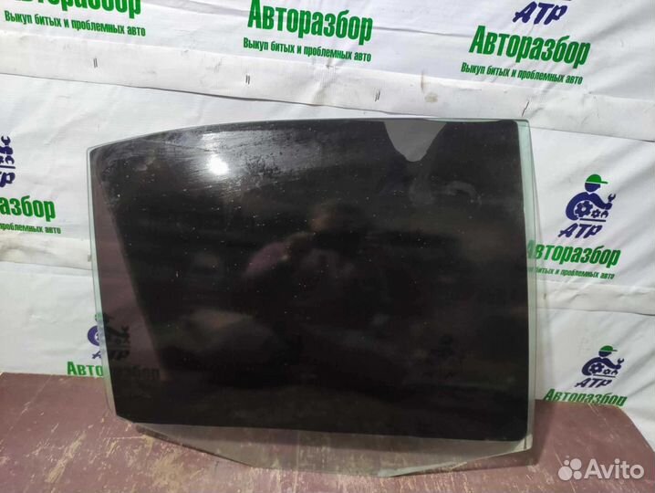 Стекло двери задней правой Skoda Octavia A4