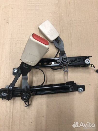 Замок ремня безопасности задний Mercedes-Benz