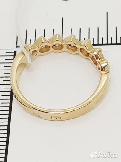 Кольцо с природным камнем Золото