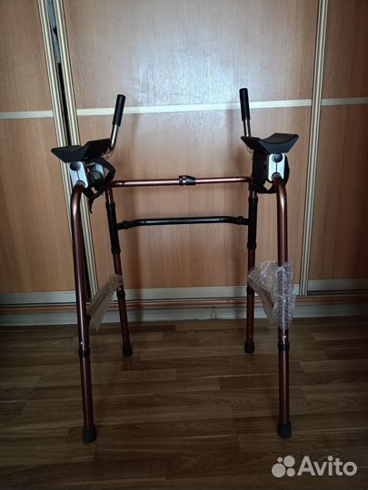 Ходунки для взрослых с колесами